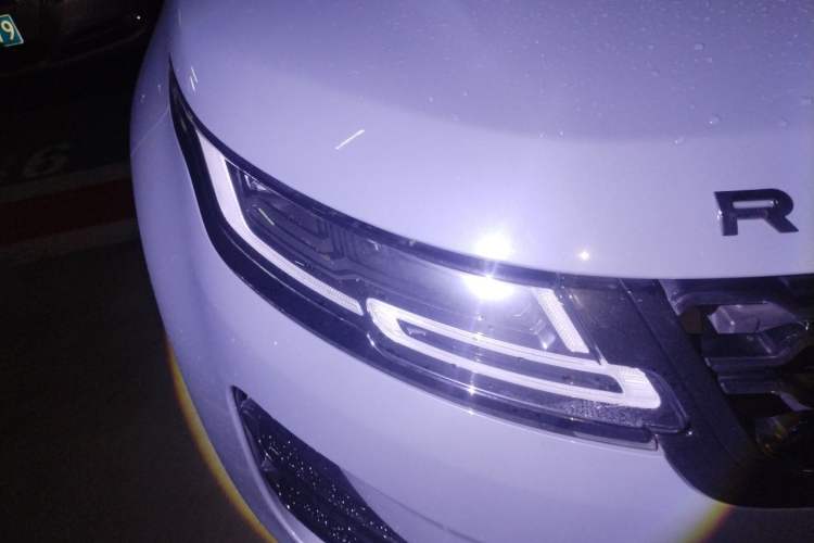 Used Land Rover Range Evoque 2020 249 PS R-DYNAMIC S Black Edition Sport Version Right Front Headlight