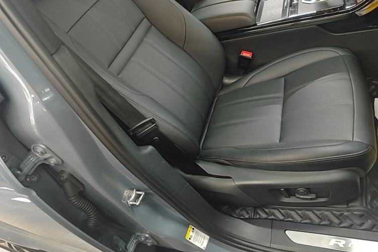 Used Land Rover Range Evoque 2020 249 PS R-DYNAMIC SE Sport Technology Edition Right Front Seat