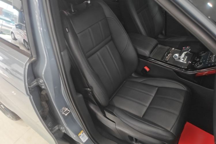 Used Land Rover Range Evoque 2020 249 PS R-DYNAMIC S Black Edition Sport Version Right Front Seat