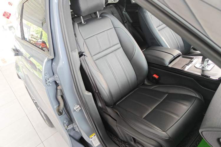 Used Land Rover Range Evoque 2020 249 PS R-DYNAMIC S Sport Edition Right Front Seat