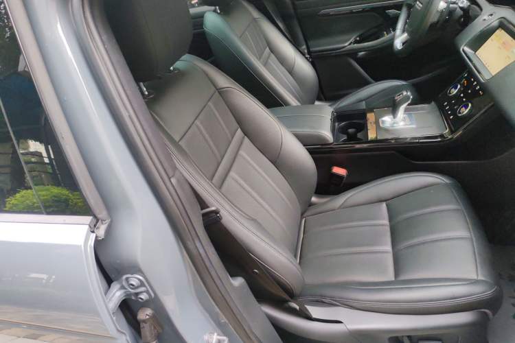 Used Land Rover Range Evoque 2020 249 PS R-DYNAMIC S Sport Edition Right Front Seat