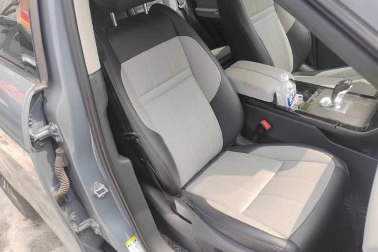 Used Land Rover Range Evoque 2020 249 PS R-DYNAMIC S Sport Edition Right Front Seat