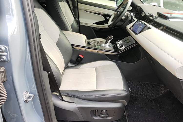 Used Land Rover Range Evoque 2020 249 PS R-DYNAMIC S Blackened Sport Technology Edition Right Front Seat