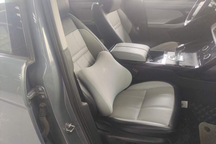 Used Land Rover Range Evoque 2020 249 PS R-DYNAMIC S Sport Edition Right Front Seat