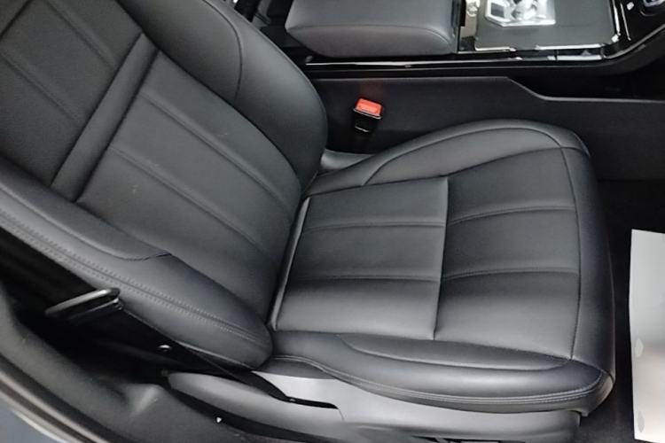 Used Land Rover Range Evoque 2020 249 PS R-DYNAMIC S Sport Edition Right Front Seat