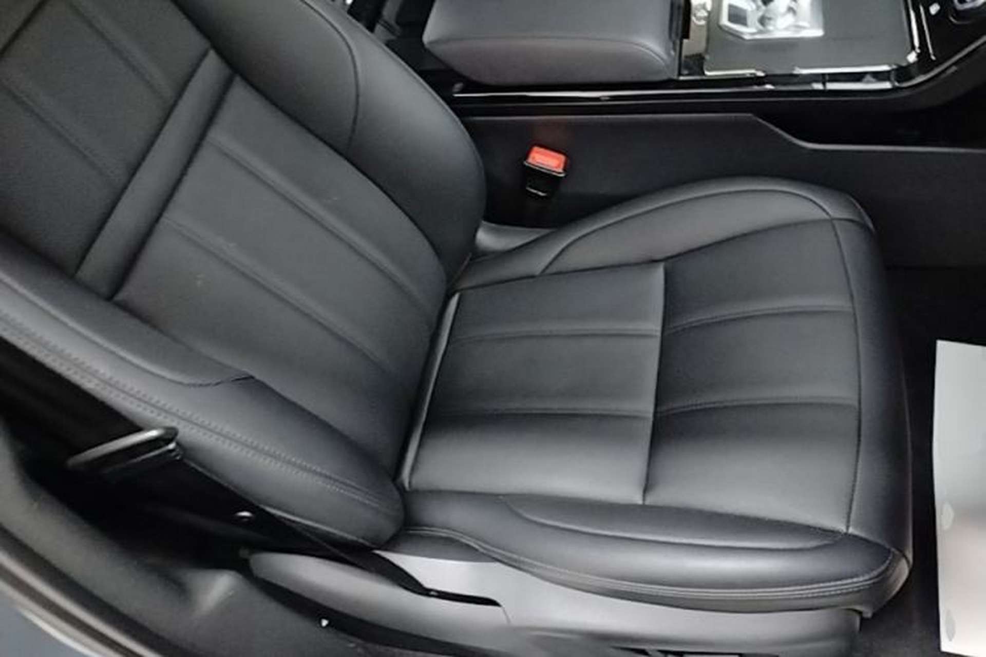 Used Land Rover Range Evoque 2020 249 PS R-DYNAMIC S Sport Edition Right Front Seat