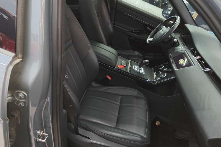 Used Land Rover Range Evoque 2020 249 PS R-DYNAMIC S Sport Edition Right Front Seat