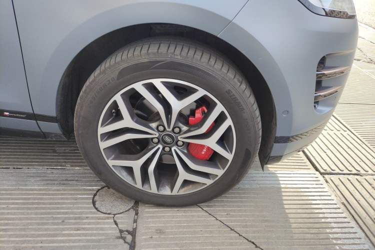 Used Land Rover Range Evoque 2020 249 PS R-DYNAMIC S Sport Edition Right Front Wheel Hub