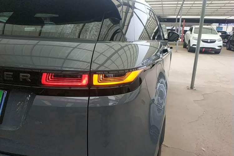 Used Land Rover Range Evoque 2020 249 PS R-DYNAMIC SE Sport Technology Edition Right Rear Taillight