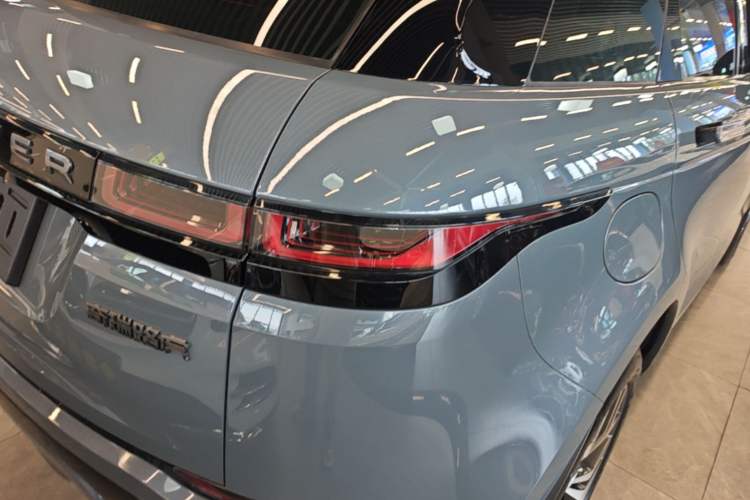 Used Land Rover Range Evoque 2020 249 PS R-DYNAMIC SE Sport Technology Edition Right Rear Taillight