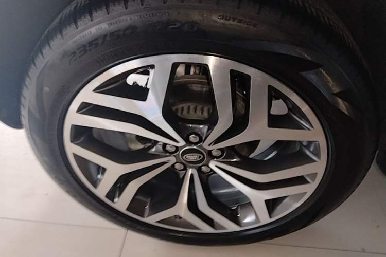 Used Land Rover Range Evoque 2020 249 PS R-DYNAMIC S Sport Edition Right Rear Wheel Hub
