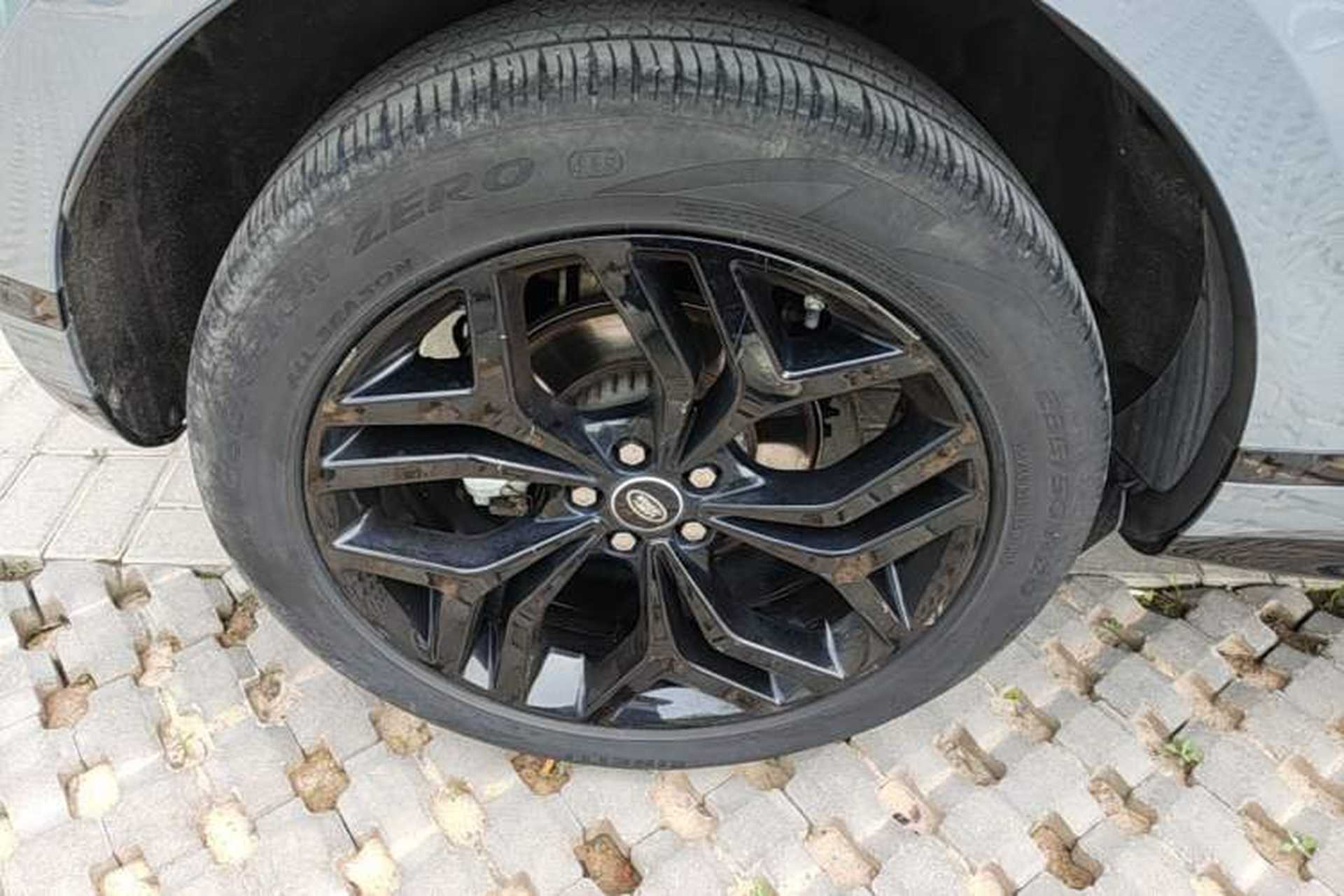 Used Land Rover Range Evoque 2020 249 PS R-DYNAMIC S Blackened Sport Technology Edition Right Rear Wheel Hub