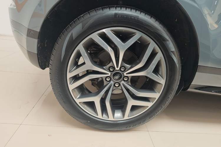Used Land Rover Range Evoque 2020 249 PS R-DYNAMIC SE Sport Technology Edition Right Rear Wheel Hub