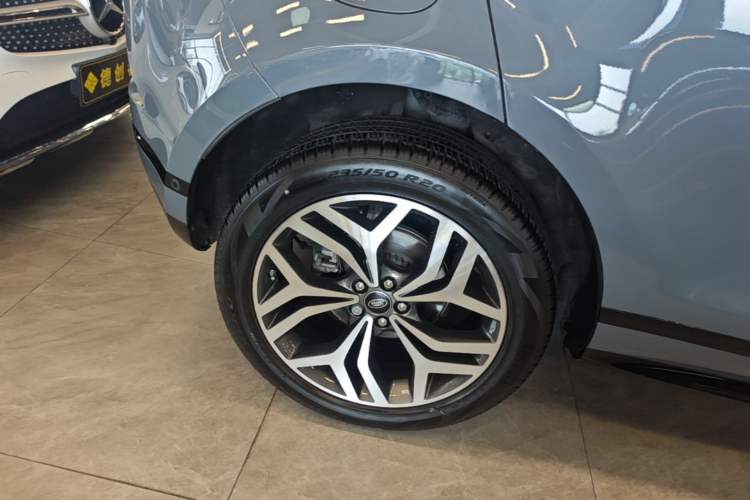 Used Land Rover Range Evoque 2020 249 PS R-DYNAMIC SE Sport Technology Edition Right Rear Wheel Hub