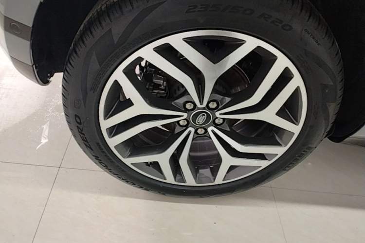 Used Land Rover Range Evoque 2020 249 PS R-DYNAMIC S Sport Edition Right Rear Wheel Hub