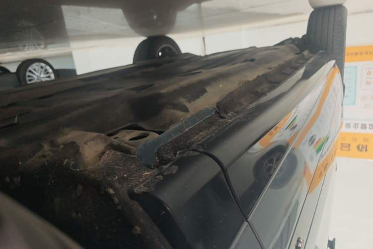 Used Land Rover Range Evoque 2020 249 PS R-DYNAMIC SE Sport Technology Edition Right Side Sill
