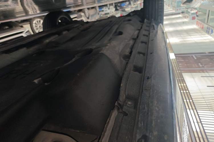 Used Land Rover Range Evoque 2020 249 PS R-DYNAMIC SE Sport Technology Edition Right Side Sill