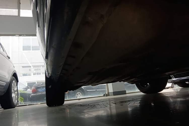 Used Land Rover Range Evoque 2020 249 PS R-DYNAMIC S Black Edition Sport Version Right Side Sill