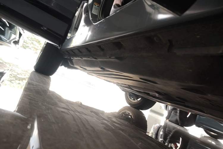Used Land Rover Range Evoque 2020 249 PS R-DYNAMIC S Sport Edition Right Side Sill
