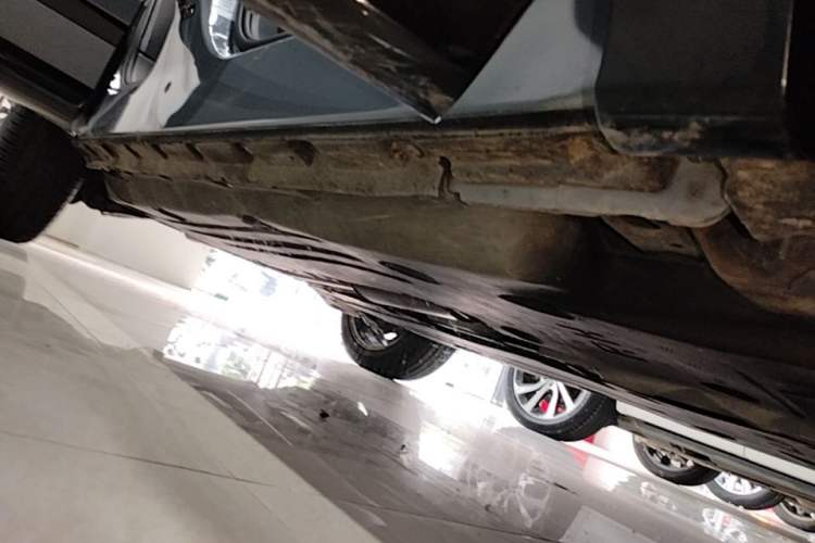 Used Land Rover Range Evoque 2020 249 PS R-DYNAMIC S Sport Edition Right Side Sill