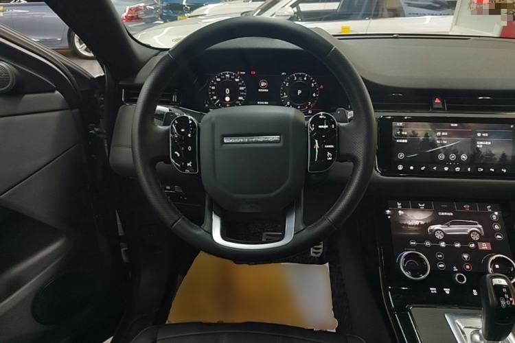 Used Land Rover Range Evoque 2020 249 PS R-DYNAMIC SE Sport Technology Edition Steering Wheel