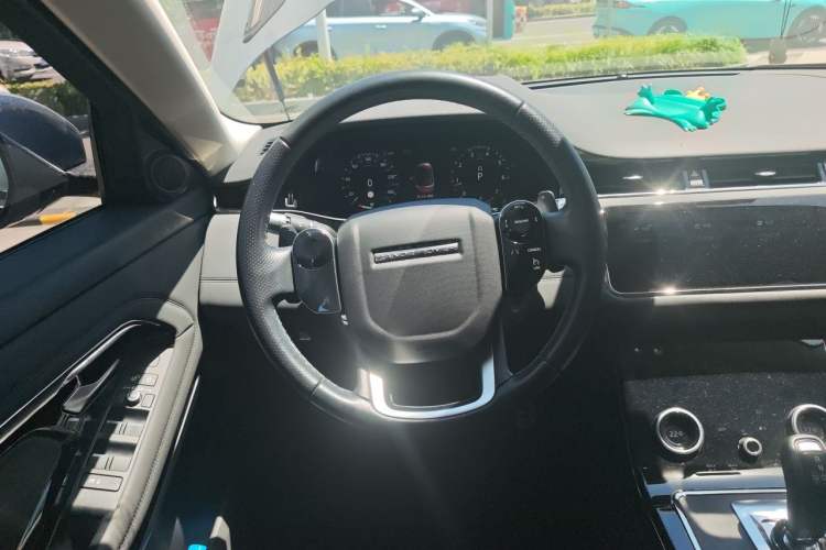 Used Land Rover Range Evoque 2020 249 PS R-DYNAMIC SE Sport Technology Edition Steering Wheel