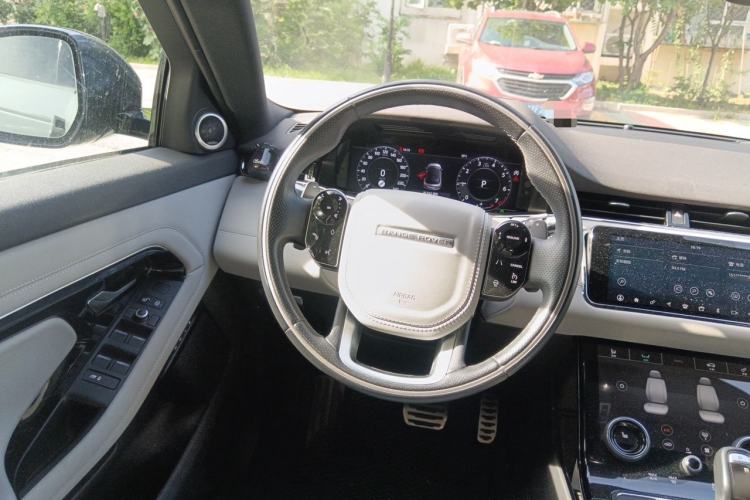 Used Land Rover Range Evoque 2020 249 PS R-DYNAMIC Sport Technology Custom Edition Steering Wheel