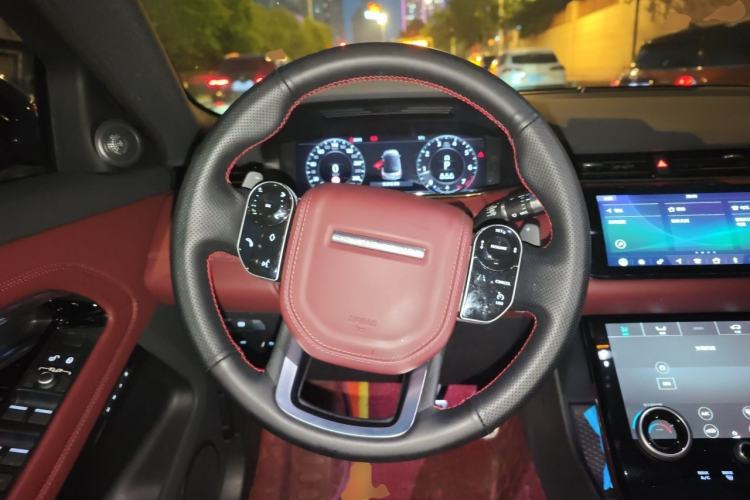 Used Land Rover Range Evoque 2020 249 PS R-DYNAMIC SE Sport Technology Edition Steering Wheel
