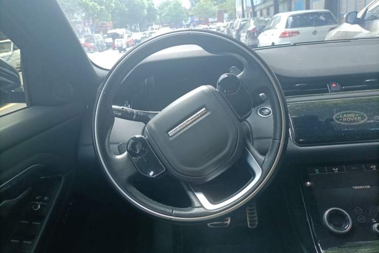 Used Land Rover Range Evoque 2020 249 PS R-DYNAMIC SE Sport Technology Edition Steering Wheel