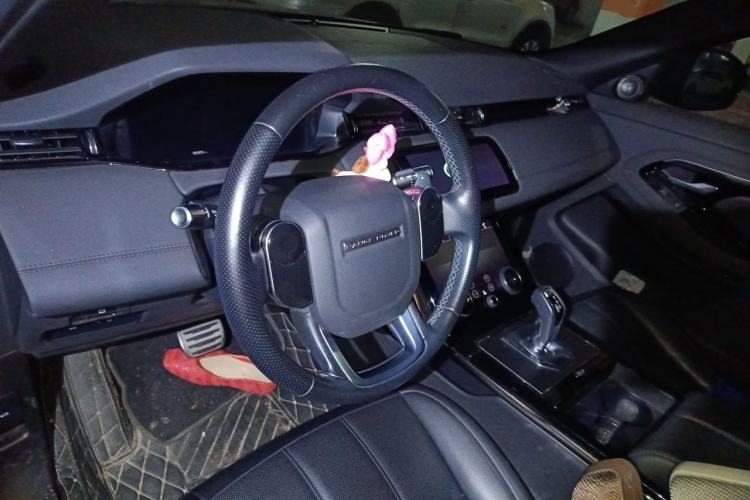 Used Land Rover Range Evoque 2020 249 PS R-DYNAMIC SE Sport Technology Edition Steering Wheel