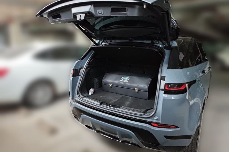 Used Land Rover Range Evoque 2020 249 PS R-DYNAMIC SE Sport Technology Edition Trunk