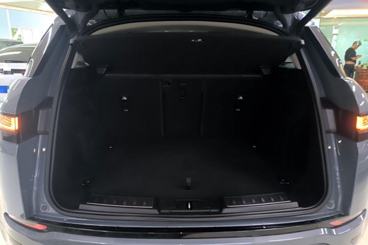 Used Land Rover Range Evoque 2020 249 PS R-DYNAMIC SE Sport Technology Edition Trunk