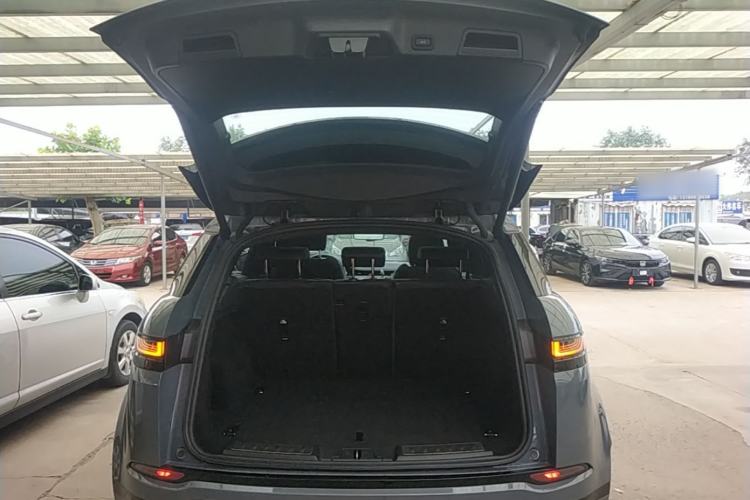 Used Land Rover Range Evoque 2020 249 PS R-DYNAMIC SE Sport Technology Edition Trunk