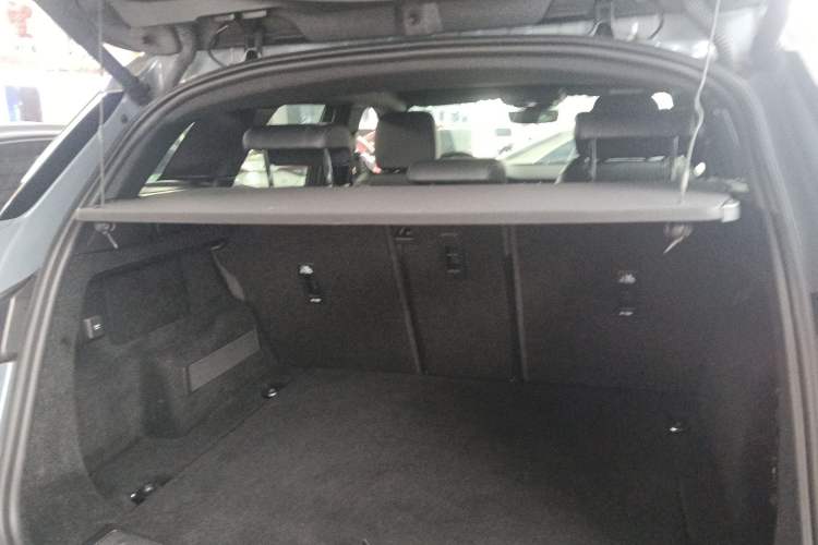Used Land Rover Range Evoque 2020 249 PS R-DYNAMIC S Sport Edition Trunk