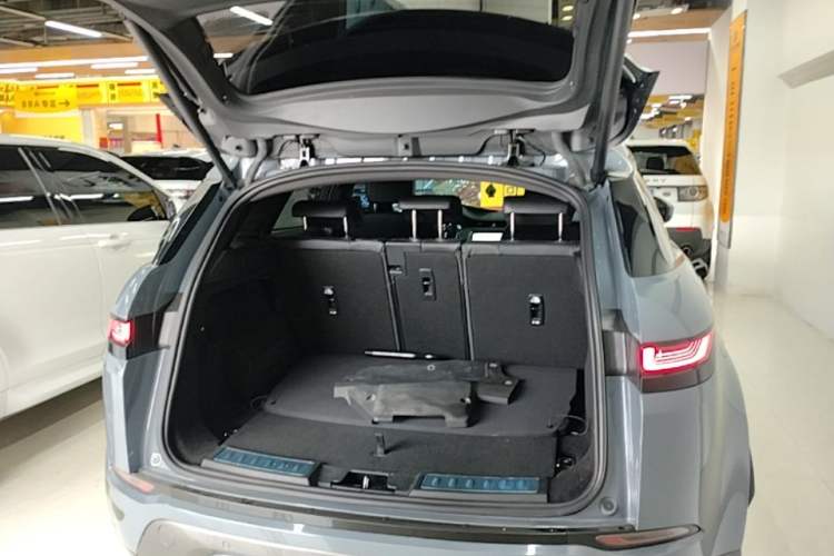 Used Land Rover Range Evoque 2020 249 PS R-DYNAMIC S Sport Edition Trunk