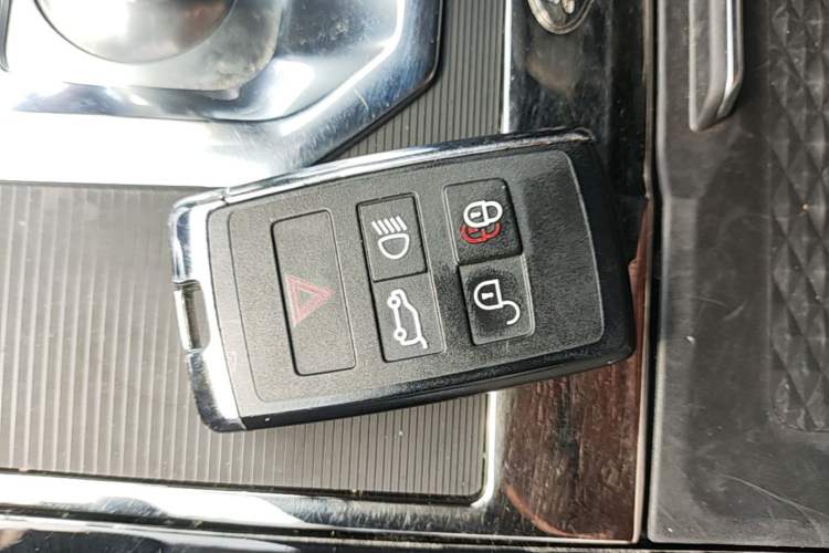 Used Land Rover Range Evoque 2020 249 PS R-DYNAMIC S Blackened Sport Technology Edition Vehicle Key