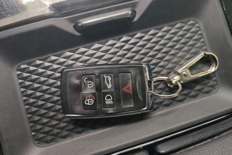 Used Land Rover Range Evoque 2020 249 PS R-DYNAMIC SE Sport Technology Edition Vehicle Key