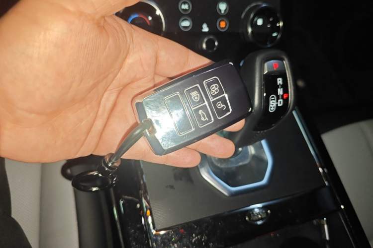 Used Land Rover Range Evoque 2020 249 PS R-DYNAMIC S Blackened Sport Technology Edition Vehicle Key