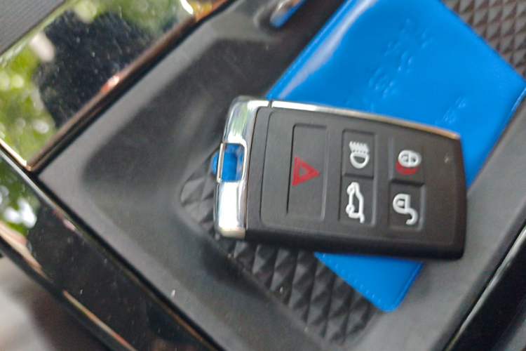 Used Land Rover Range Evoque 2020 249 PS R-DYNAMIC S Sport Edition Vehicle Key