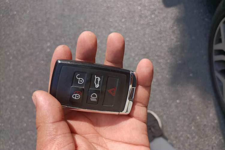 Used Land Rover Range Evoque 2020 249 PS R-DYNAMIC SE Sport Technology Edition Vehicle Key