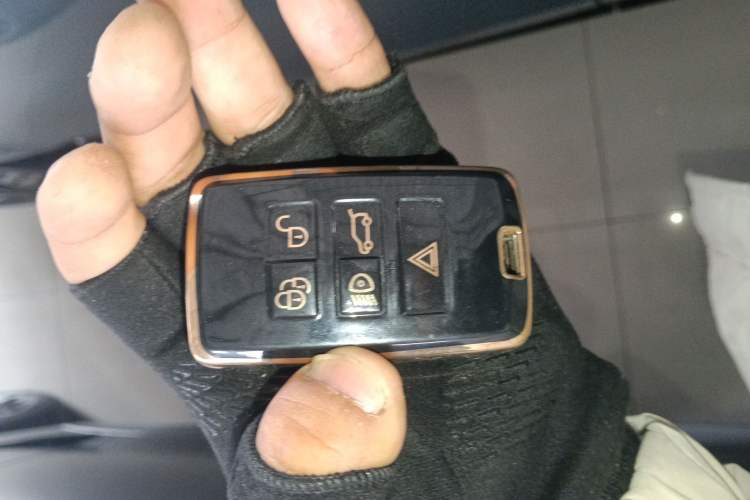 Used Land Rover Range Evoque 2020 249 PS R-DYNAMIC S Sport Edition Vehicle Key