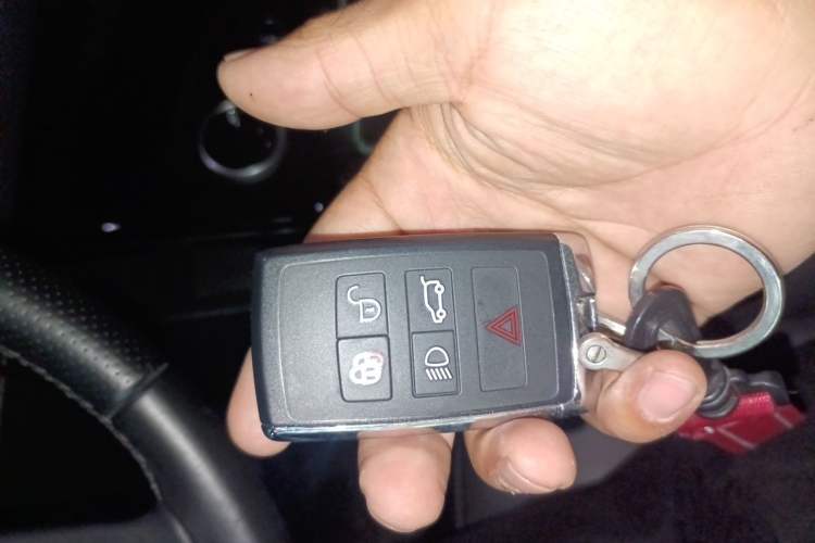Used Land Rover Range Evoque 2020 249 PS R-DYNAMIC SE Sport Technology Edition Vehicle Key