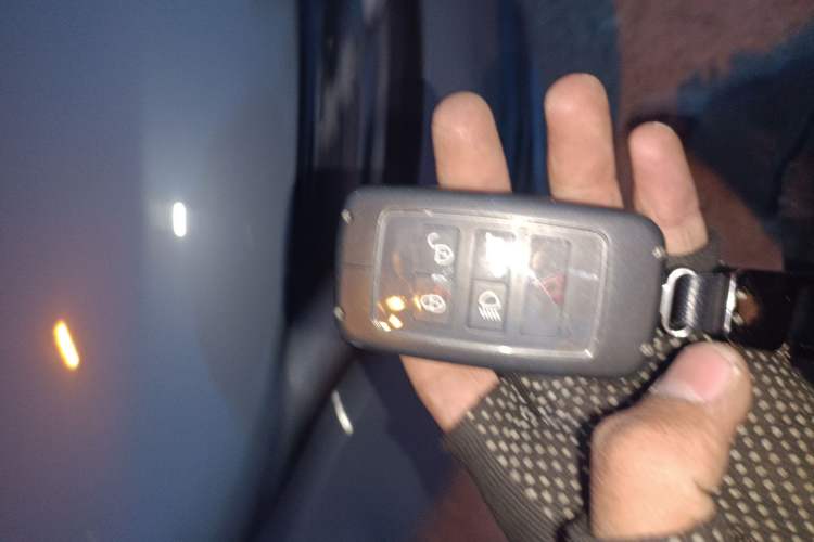 Used Land Rover Range Evoque 2020 249 PS R-DYNAMIC SE Sport Technology Edition Vehicle Key