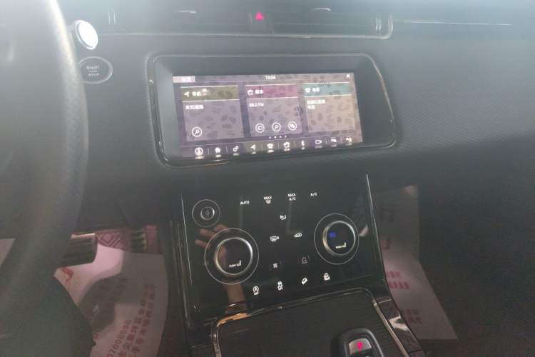 Used Land Rover Range Evoque 2020 249 PS R-DYNAMIC SE Sport Technology Edition Audio And AC Panel