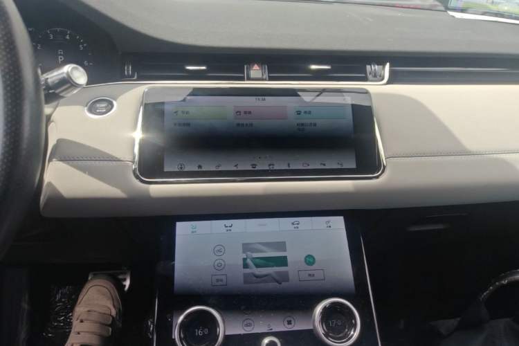 Used Land Rover Range Evoque 2020 249 PS R-DYNAMIC S Sport Edition Audio And AC Panel