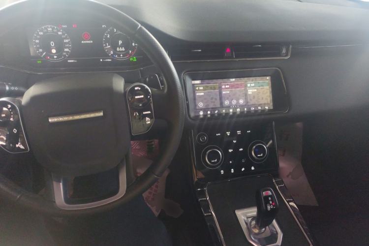Used Land Rover Range Evoque 2020 249 PS R-DYNAMIC SE Sport Technology Edition Center Console
