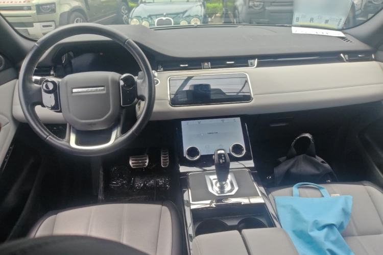 Used Land Rover Range Evoque 2020 249 PS R-DYNAMIC S Sport Edition Center Console