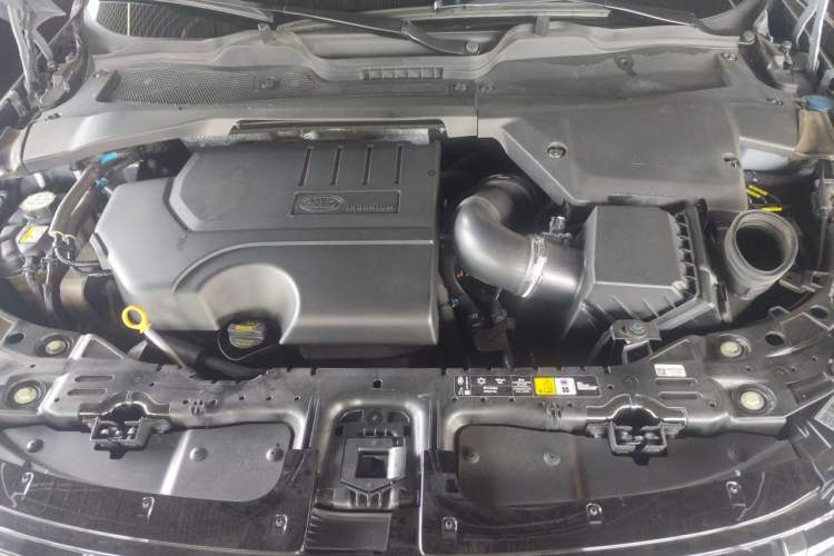 Used Land Rover Range Evoque 2020 249 PS R-DYNAMIC SE Sport Technology Edition Engine Bay