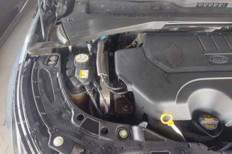 Used Land Rover Range Evoque 2020 249 PS R-DYNAMIC SE Sport Technology Edition Engine Bay Right