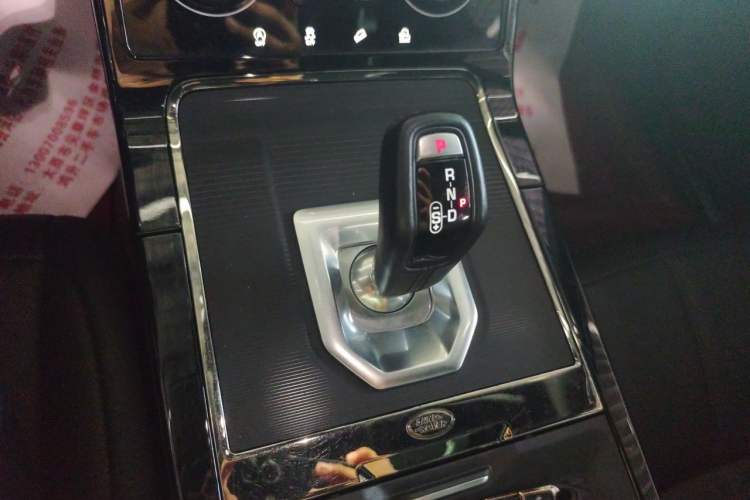 Used Land Rover Range Evoque 2020 249 PS R-DYNAMIC SE Sport Technology Edition Gear Lever